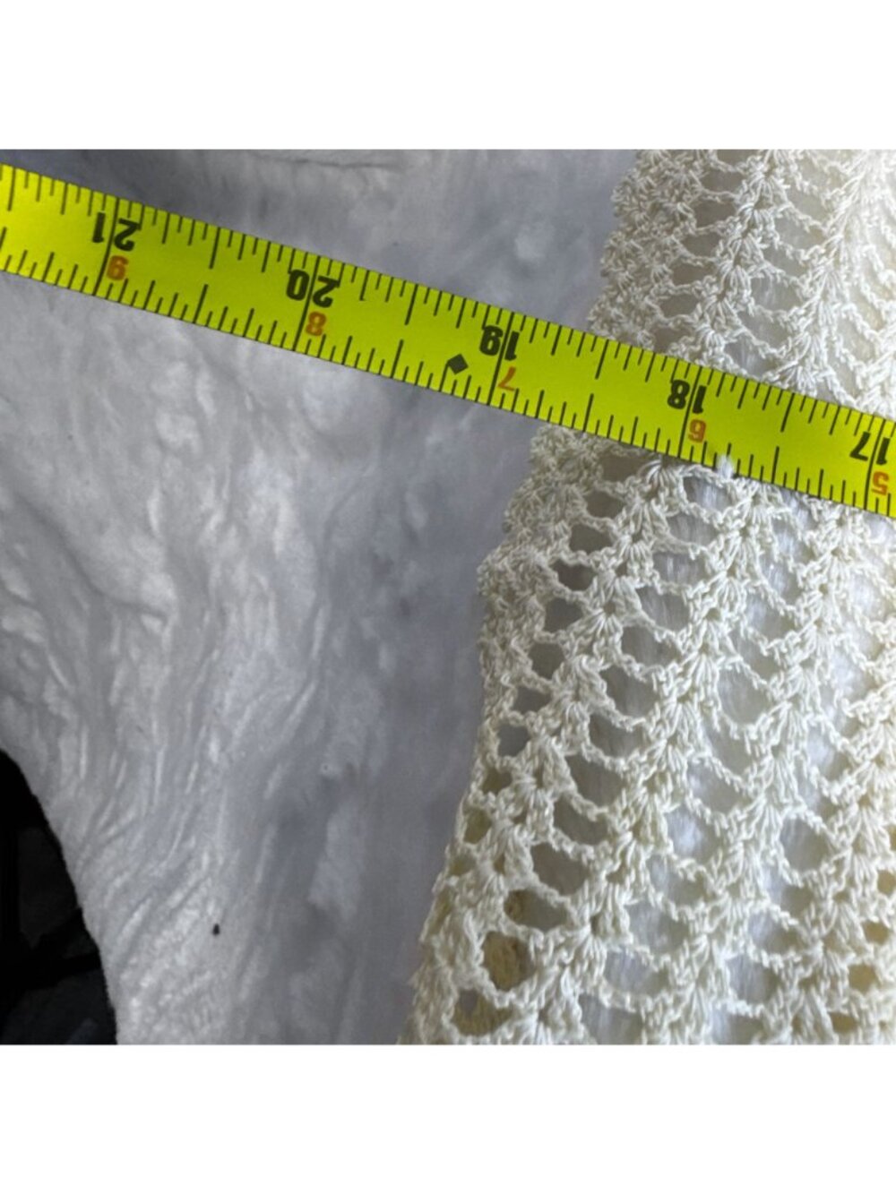Vtg Handmade Crochet Cream & Yellow Ribbon Tie half apron With Scalloped Edges - Picture 9 of 9